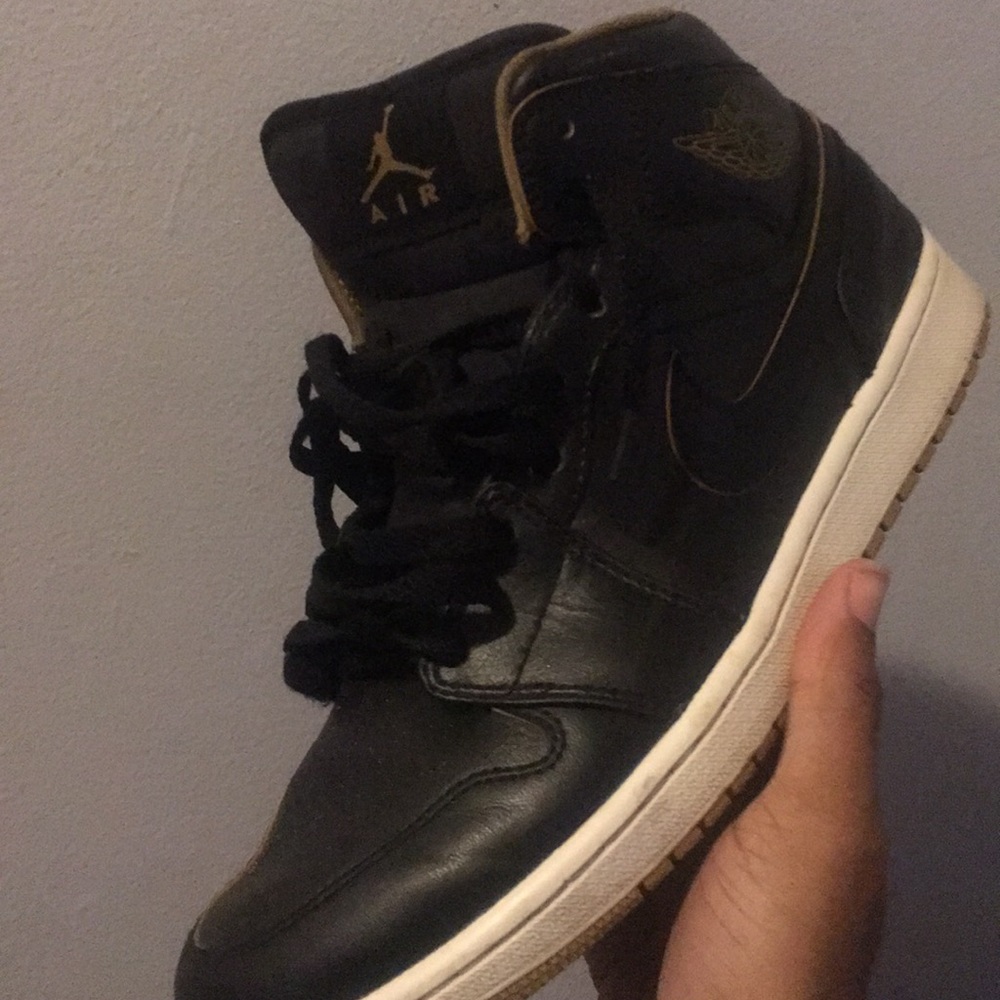 Jordan 1 Mid Top
